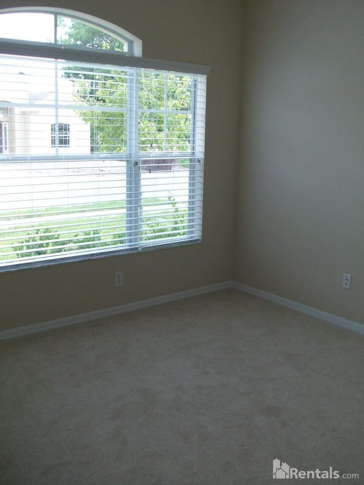 11446 Pennsville Ct - Photo 3 of 10