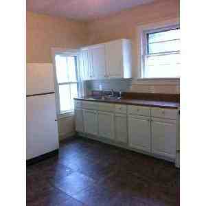 1012 Hannah St - Photo 2 of 10