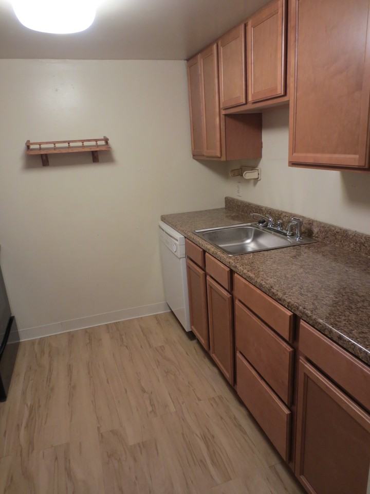 6350 Forward Ave #21 - Photo 2 of 33