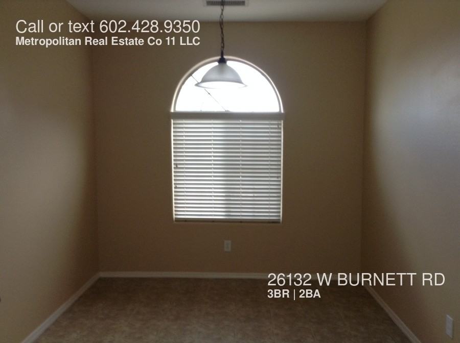 26132 W Burnett Rd - Photo 2 of 10