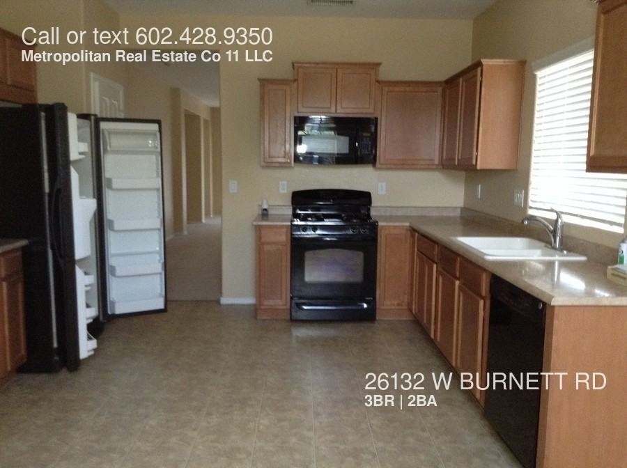 26132 W Burnett Rd - Photo 3 of 10