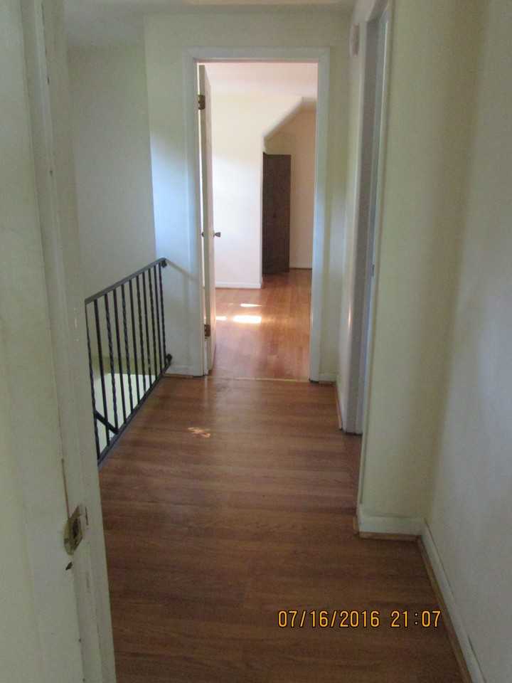 7 Hickstown Rd - Photo 3 of 10