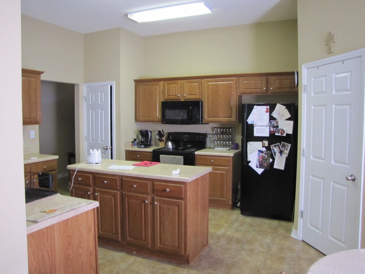 8407 N Kendall Ct - Photo 2 of 3