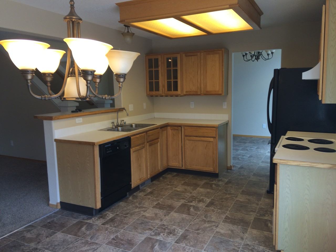 2025 Skye Ct - Photo 3 of 25