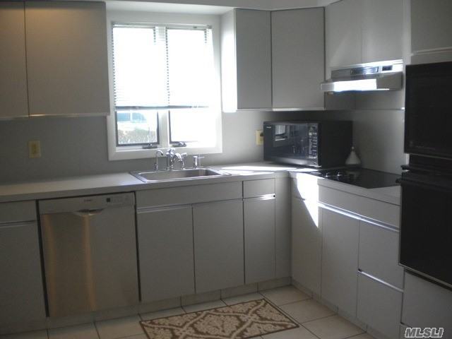 28 Hedgerow Ln - Photo 2 of 20