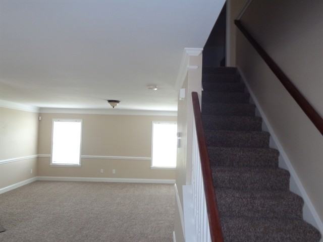 1017 Silverberry St - Photo 2 of 10