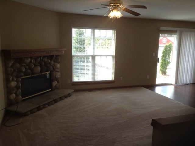 406 S Sherman St - Photo 2 of 9