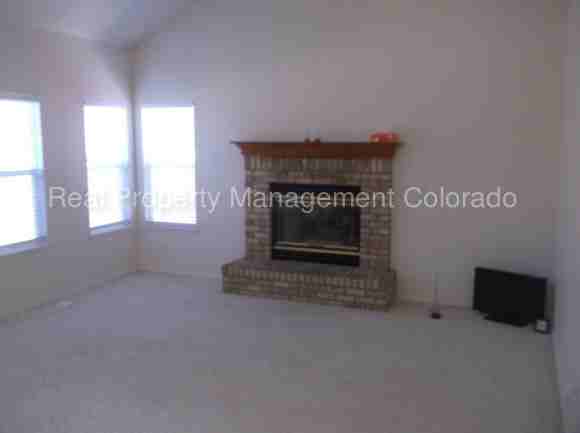 5690 Astoria Way - Photo 3 of 10