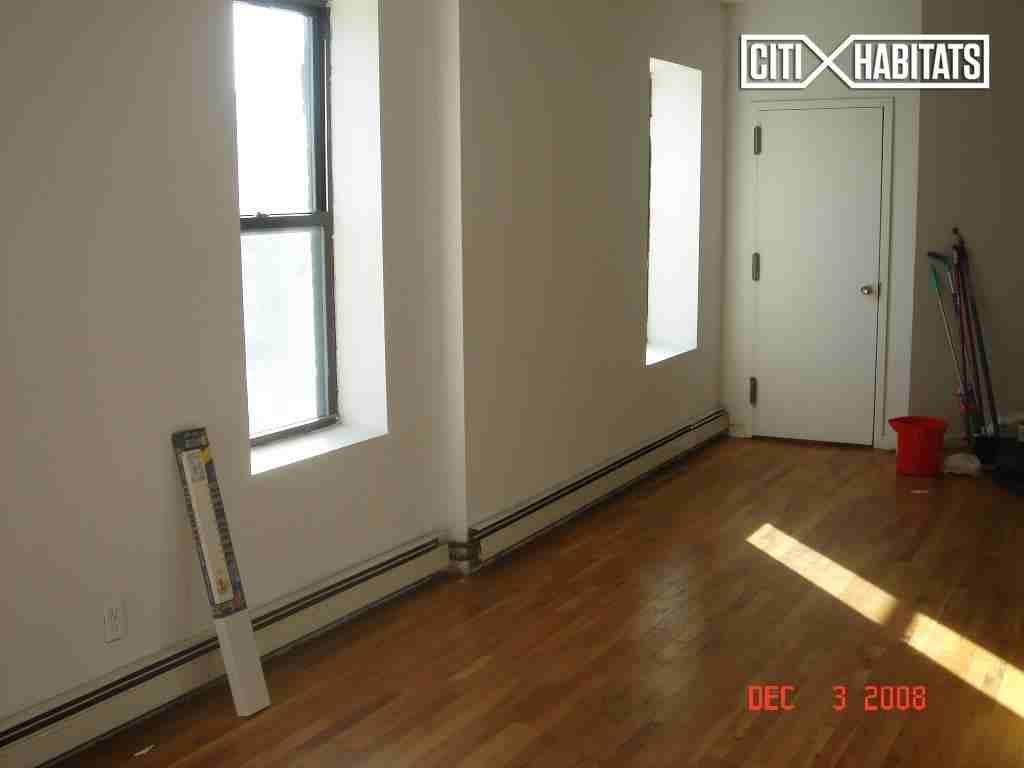 586 3rd Ave - Photo 2 of 6