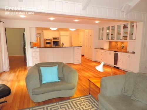 9910 Ensley Ln - Photo 3 of 26