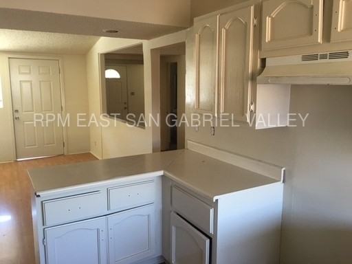 17032 Lawnwood St - Photo 2 of 11