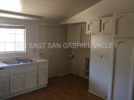 17032 Lawnwood St - Photo 3 of 11