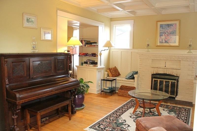 119 NW 55th St - Photo 2 of 25