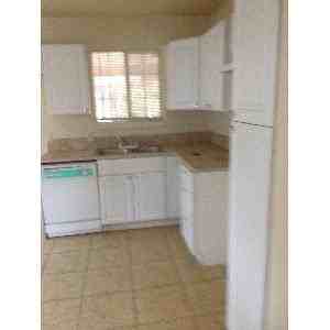 2608 Sycamore Ave - Photo 3 of 4