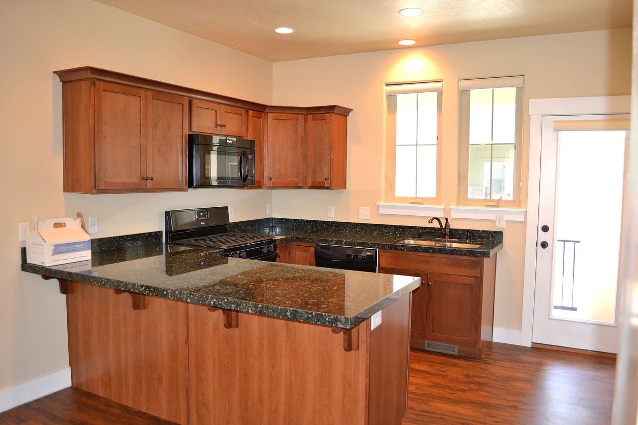 1956 Grant Ave - Photo 3 of 13