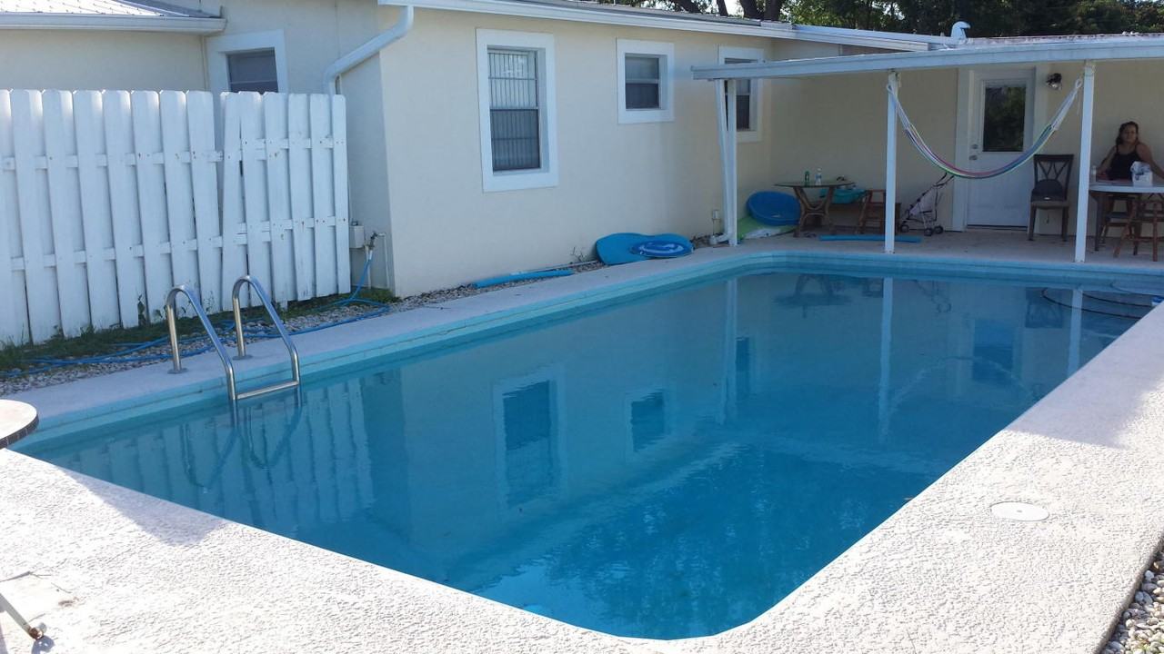 131 SE Naranja Ave - Photo 3 of 25