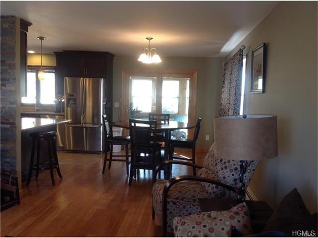 84 Shore Dr - Photo 2 of 8