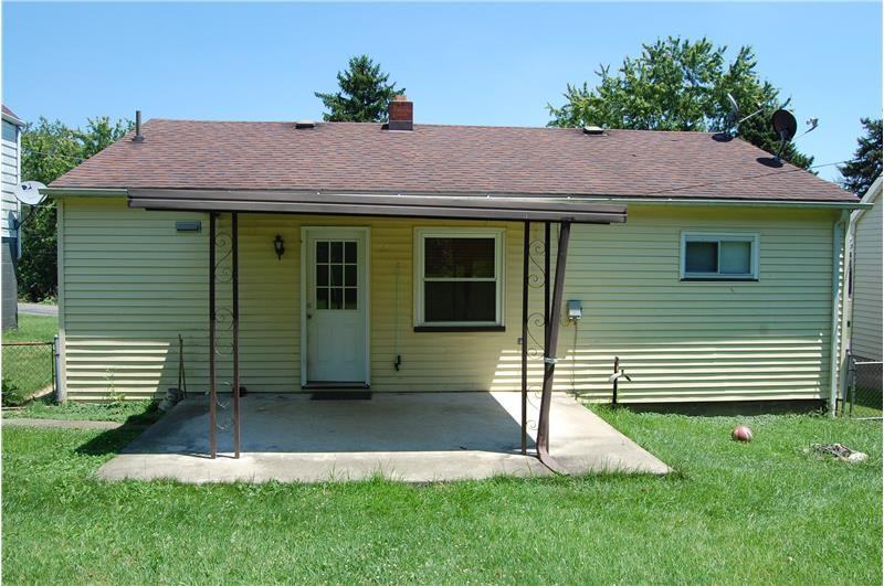 227 Canterbury Blvd - Photo 2 of 23
