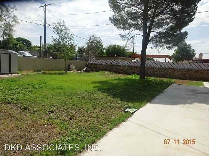 17 Half Moon Dr - Photo 2 of 17
