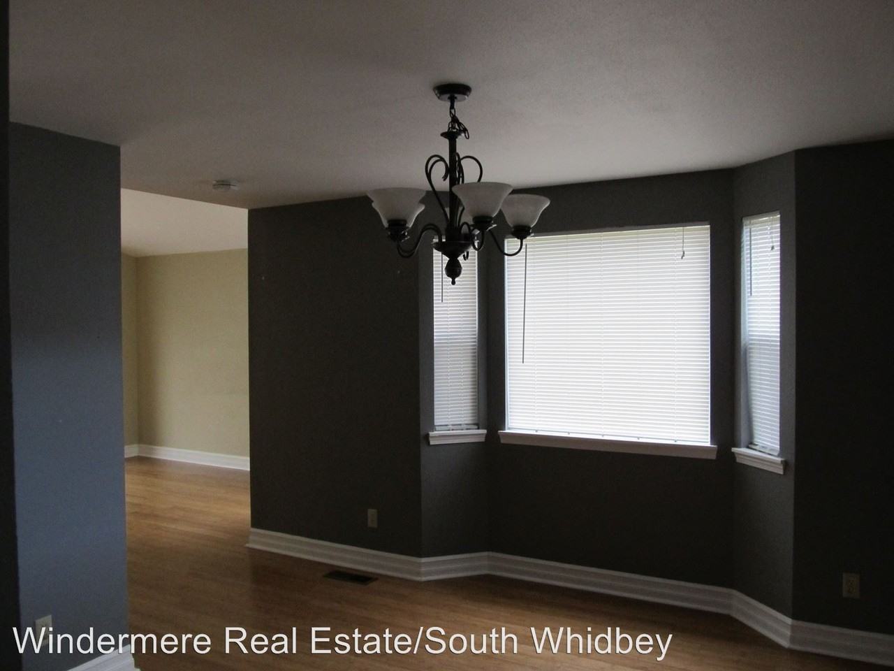 42 NW Roeder Dr - Photo 3 of 10