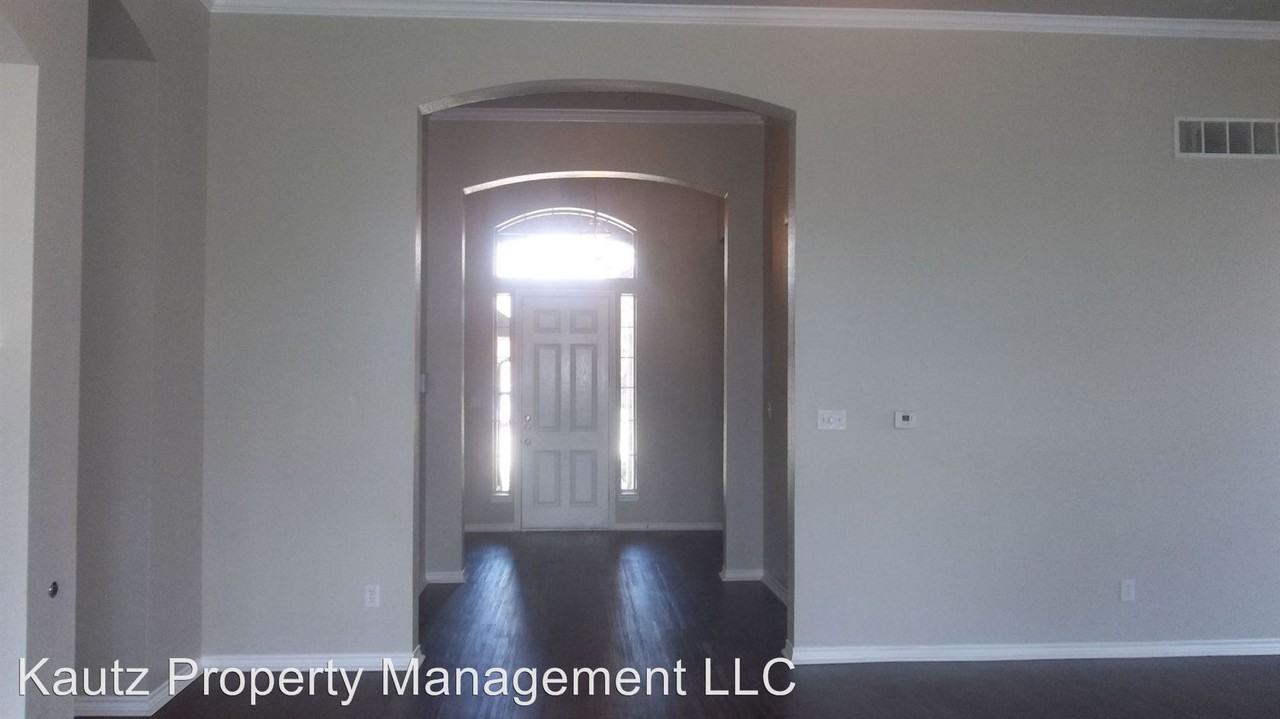 6205 Snow Ridge Ct - Photo 3 of 29