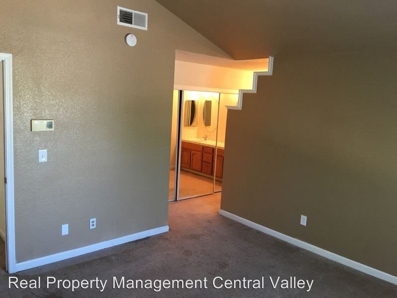 460 Czerny St - Photo 3 of 8