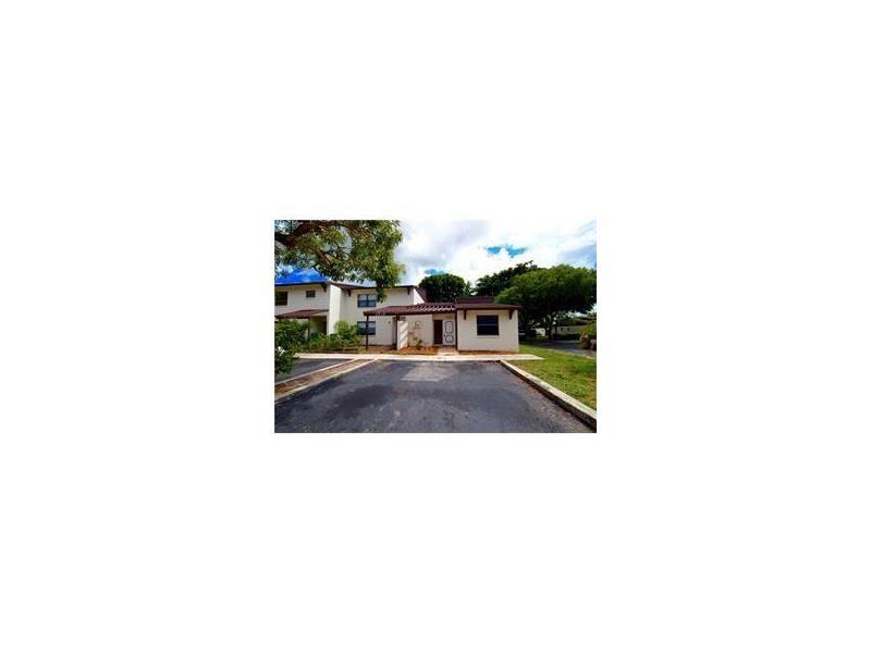 6822 SW 39th St #14G - Photo 3 of 8