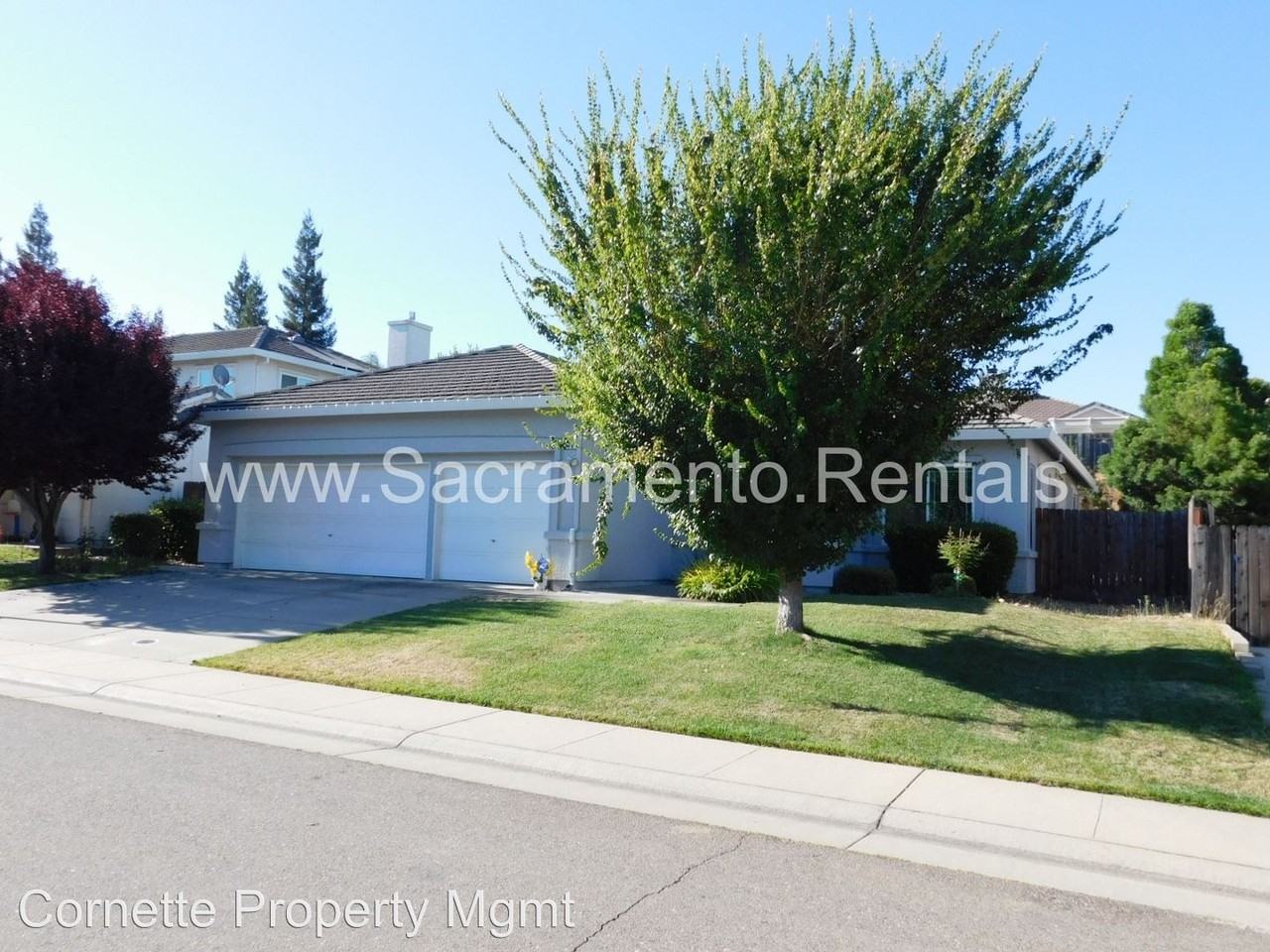 976 Palmer Cir - Photo 2 of 2