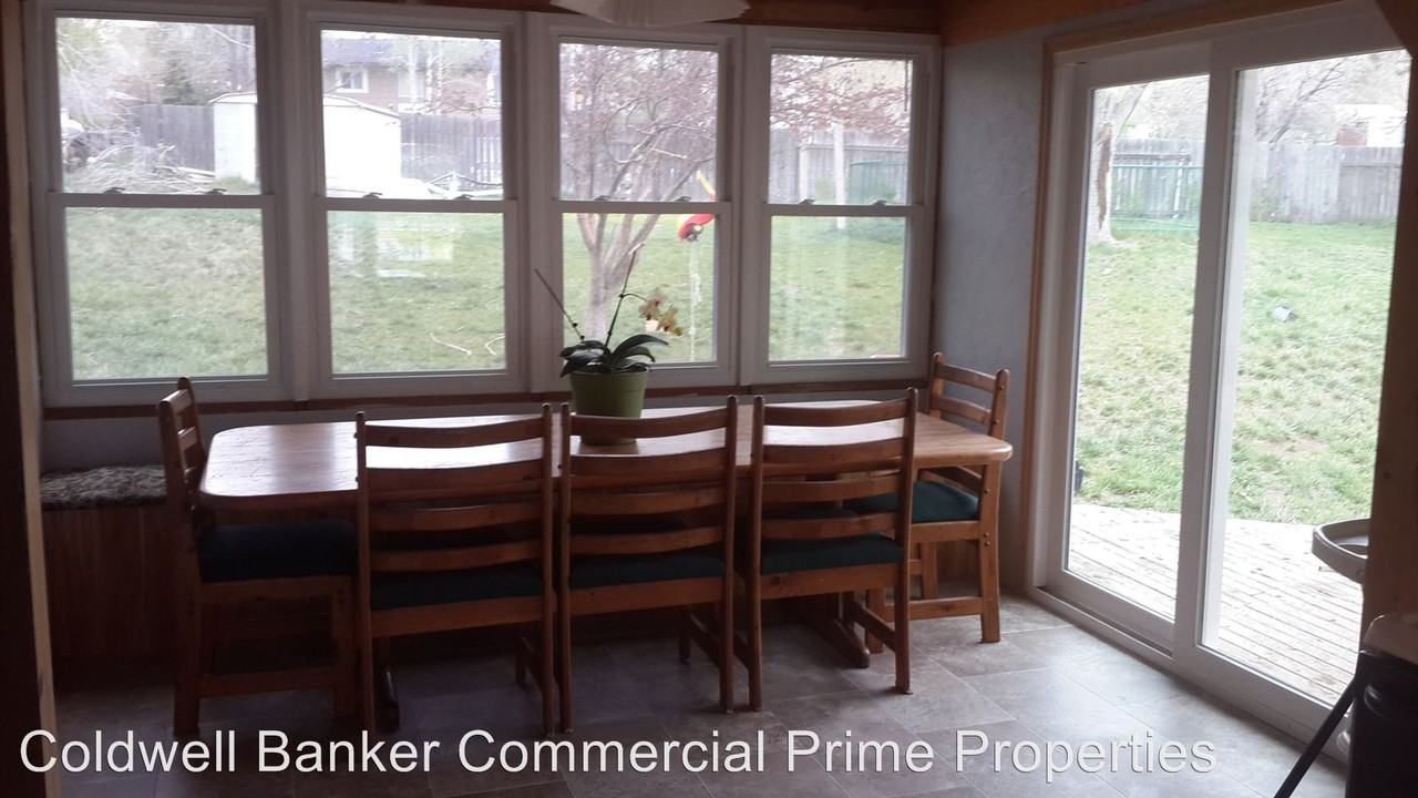 3643 Westridge Ct - Photo 3 of 7