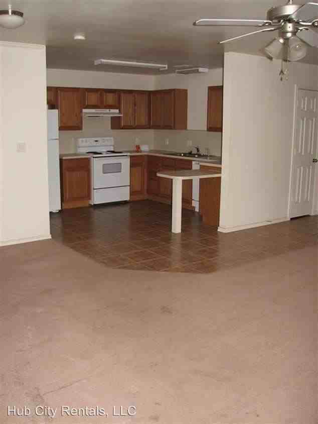 606 N Englewood Ave - Photo 2 of 4