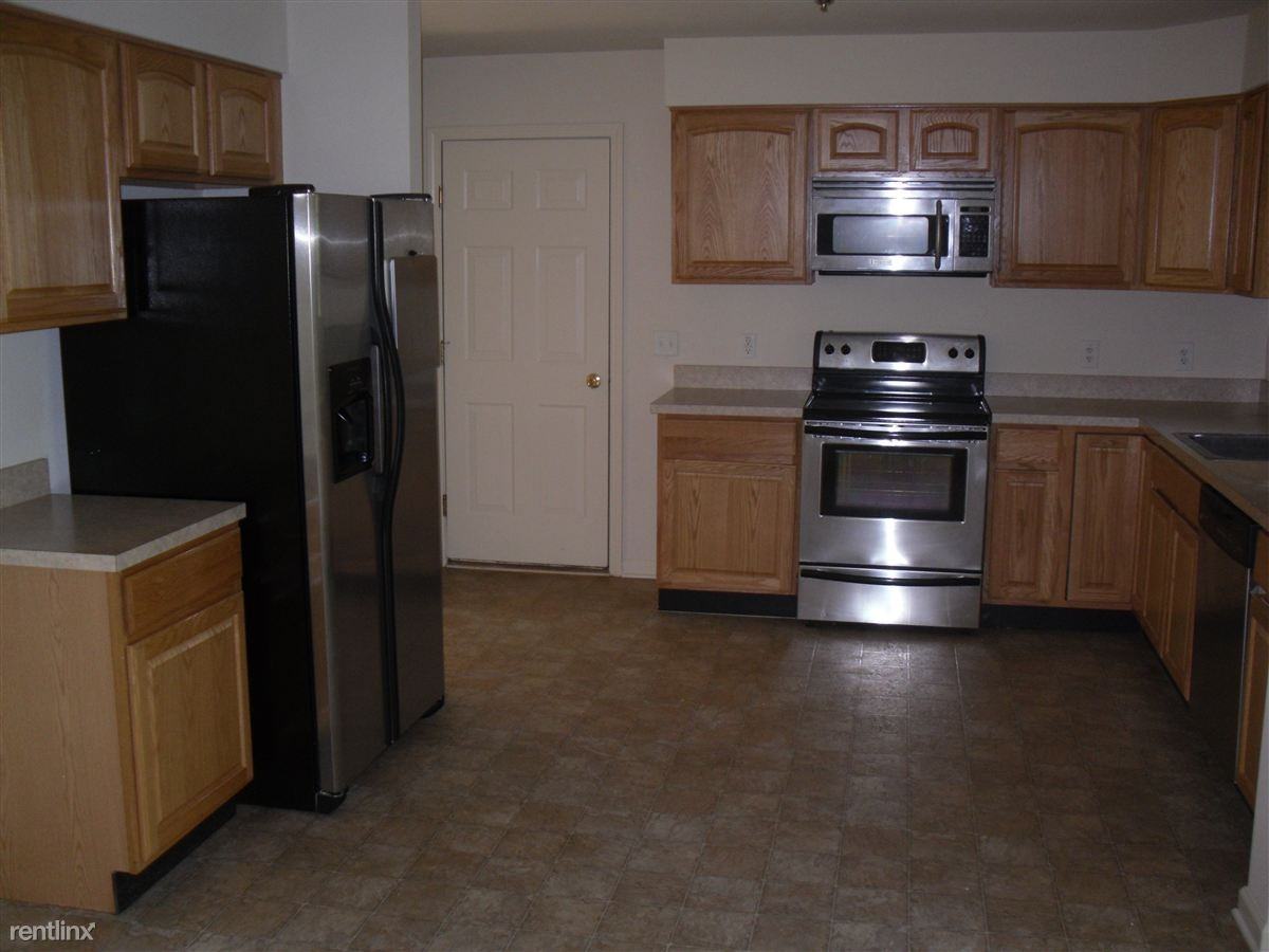 161 Bay Pointe Dr - Photo 3 of 7