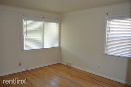 9331 Chatham Ave - Photo 3 of 13