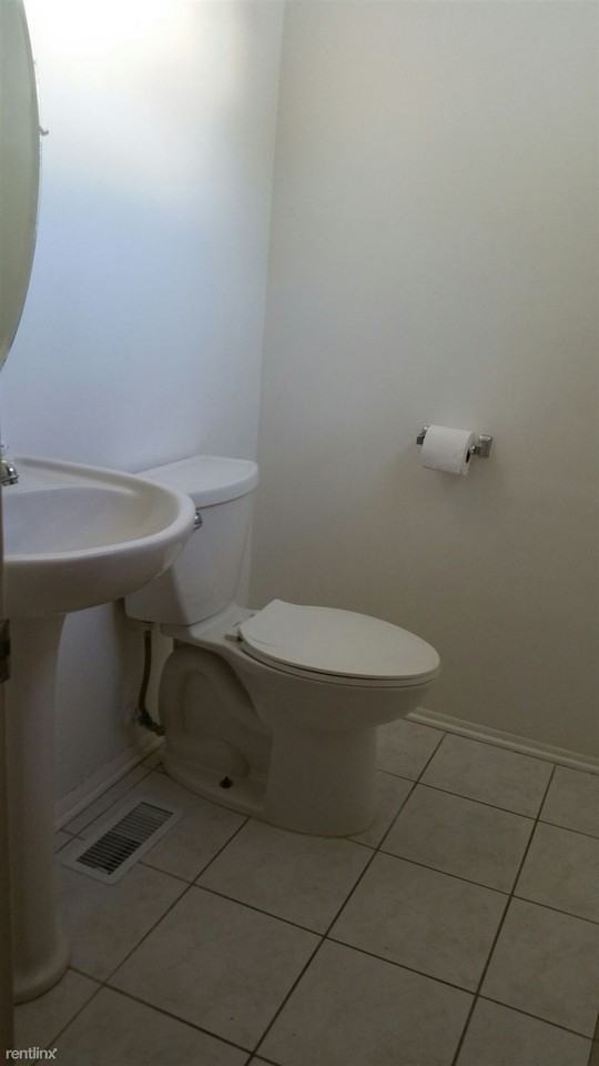 3921 Windward Dr - Photo 3 of 12