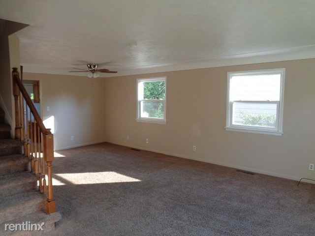 2110 Oak Ave - Photo 3 of 14