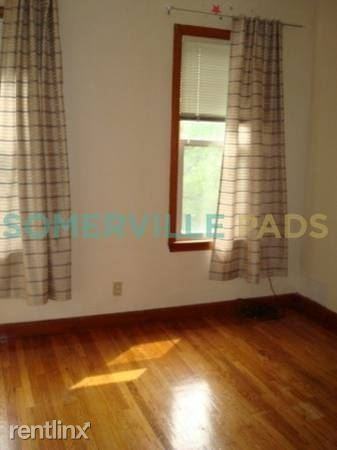 Sullivan Square - Photo 2 of 7