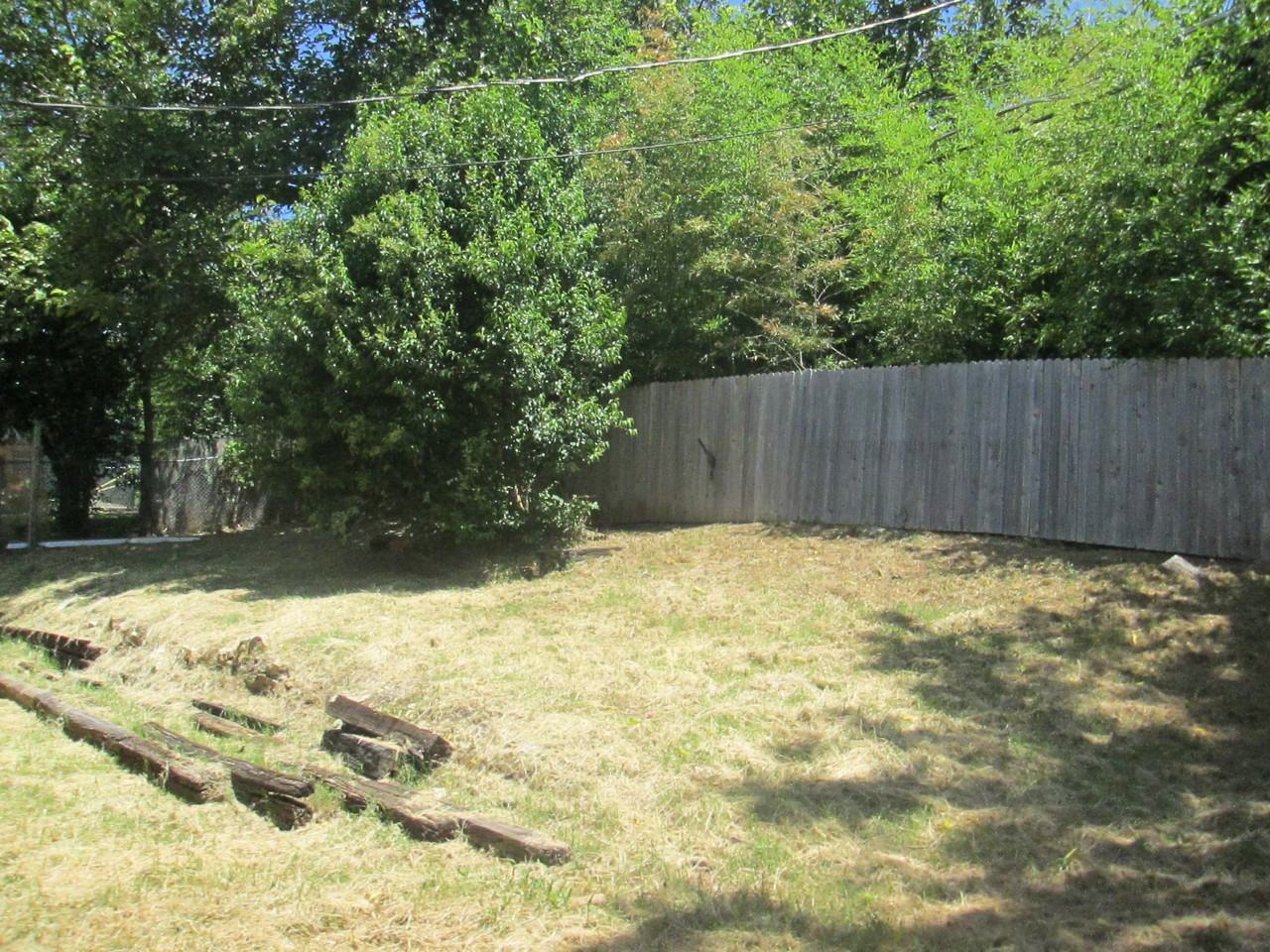 3913 Eldridge St - Photo 3 of 7