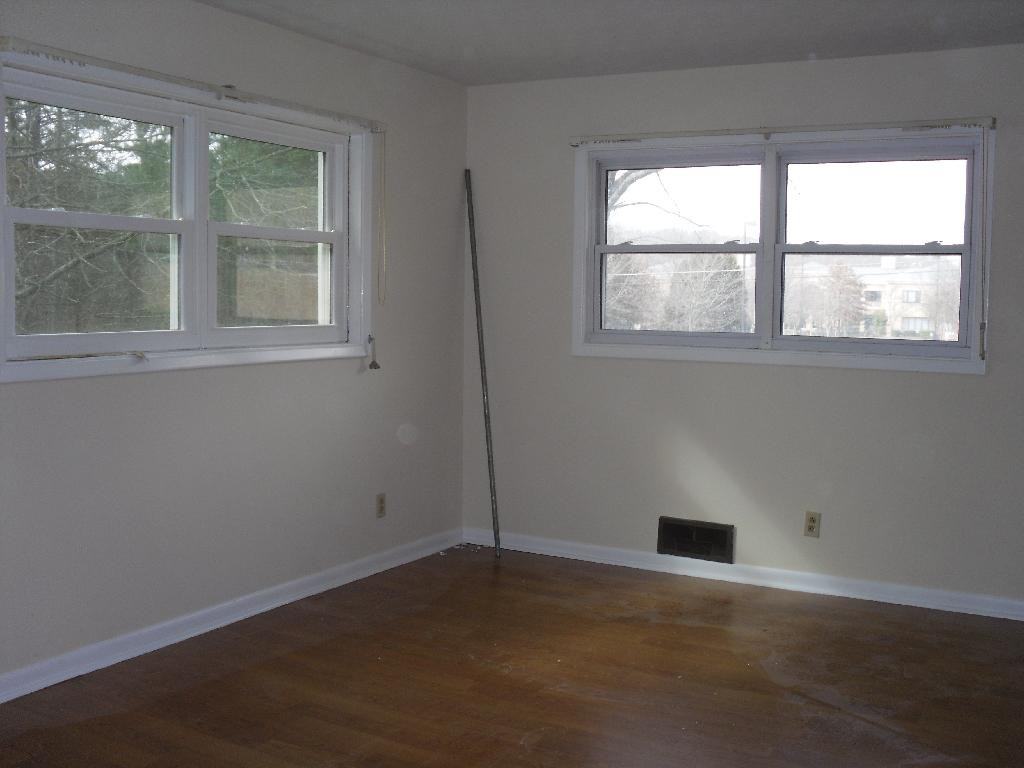 13365 Cogburn Rd - Photo 3 of 9