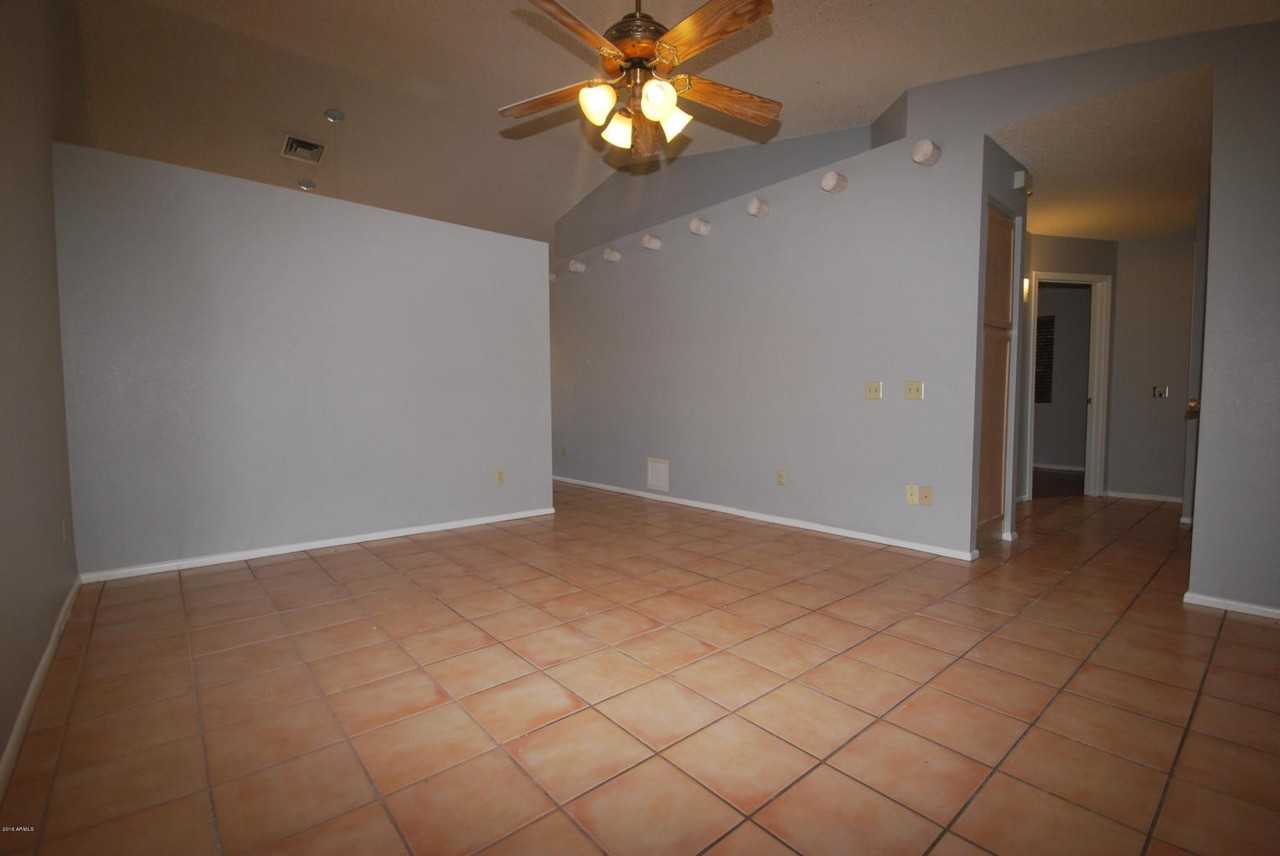 3235 W Tonopah Dr - Photo 2 of 16