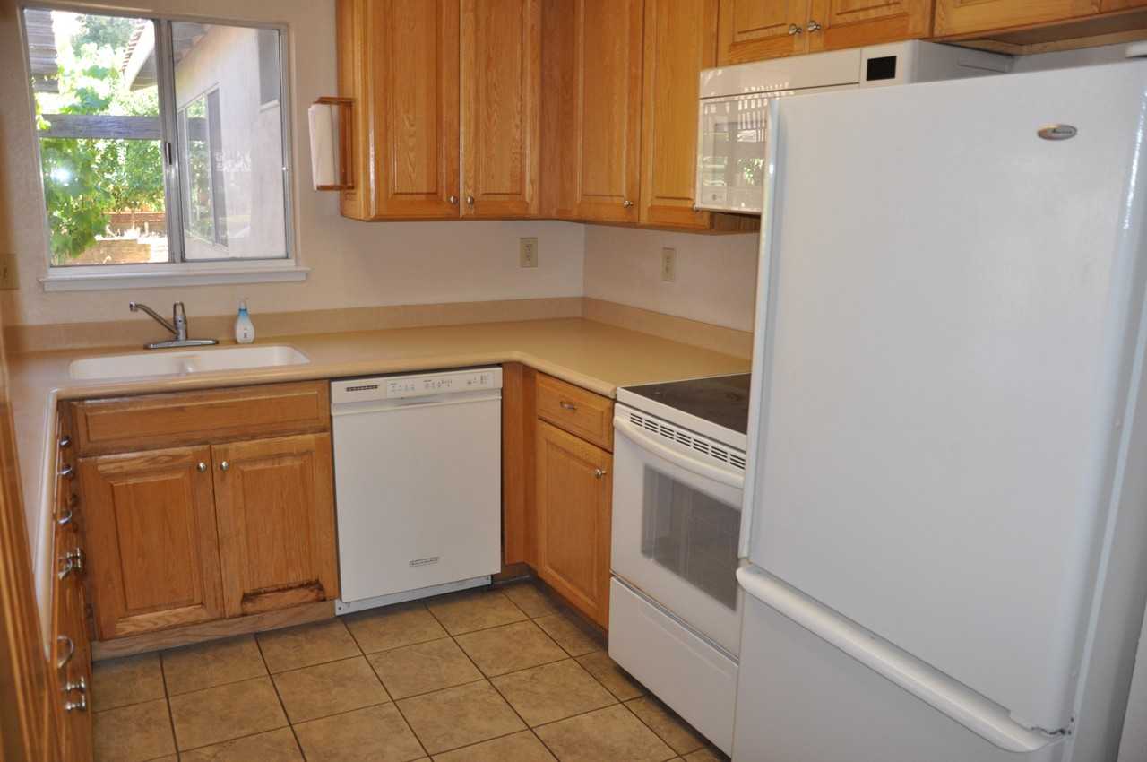 348 Curie Dr - Photo 3 of 22