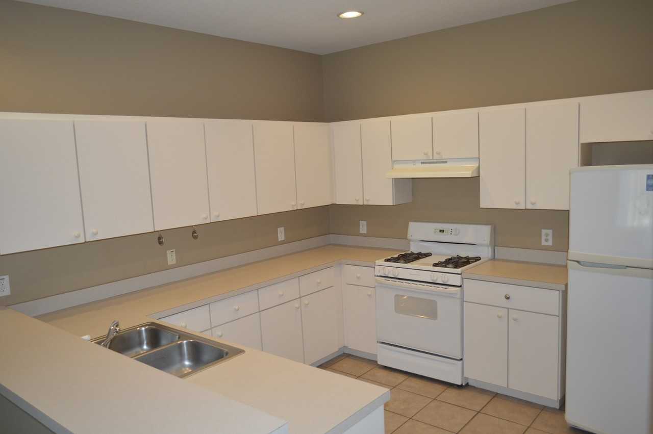 7708 Monarch Hill Way - Photo 3 of 11