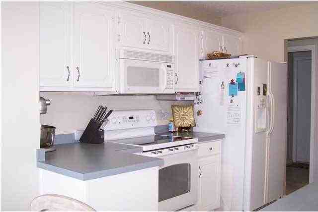 44621 Parkwood Cir - Photo 3 of 12