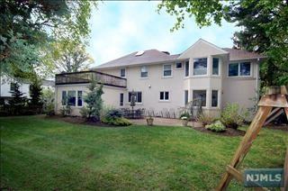 24 Wellwood Rd - Photo 2 of 12