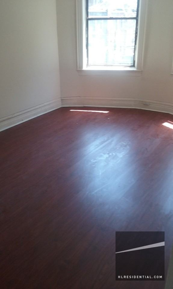 3501 Avenue L - Photo 3 of 12