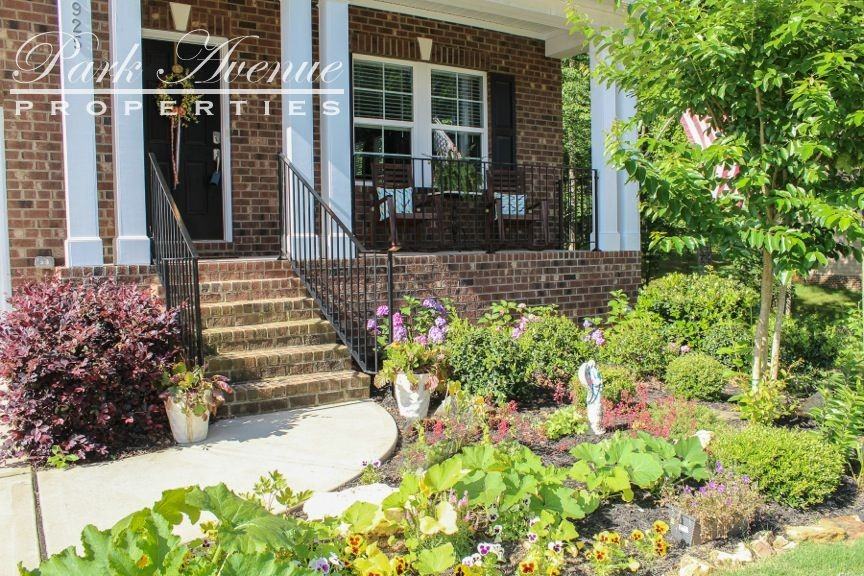 1925 Madeira Cir - Photo 3 of 50