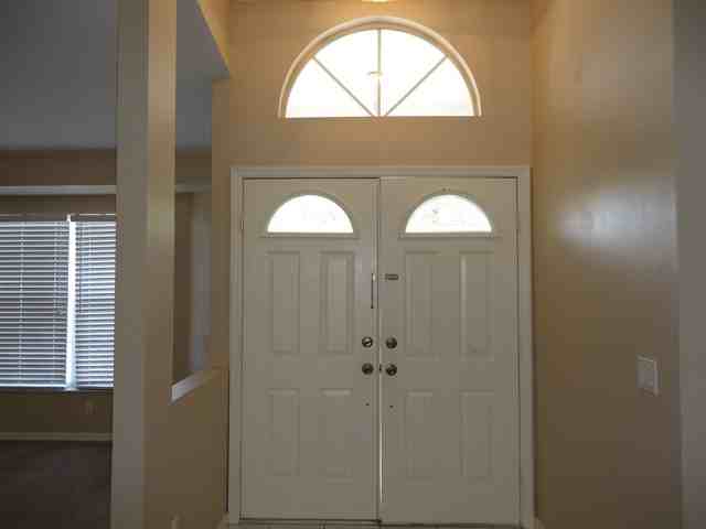 1427 Kinsmere Dr - Photo 2 of 17