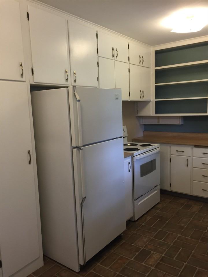 1850 W Ogden Ave - Photo 3 of 11