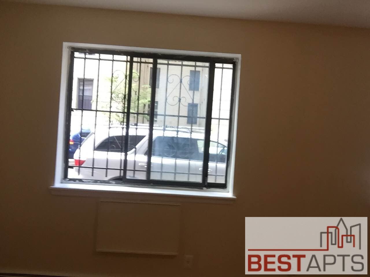 Cooper St & Seaman #34