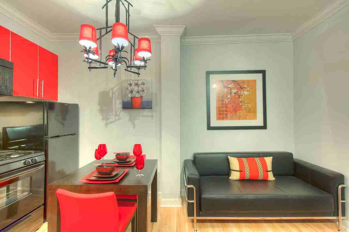 1940 North Lincoln Ave - Photo 2 of 20