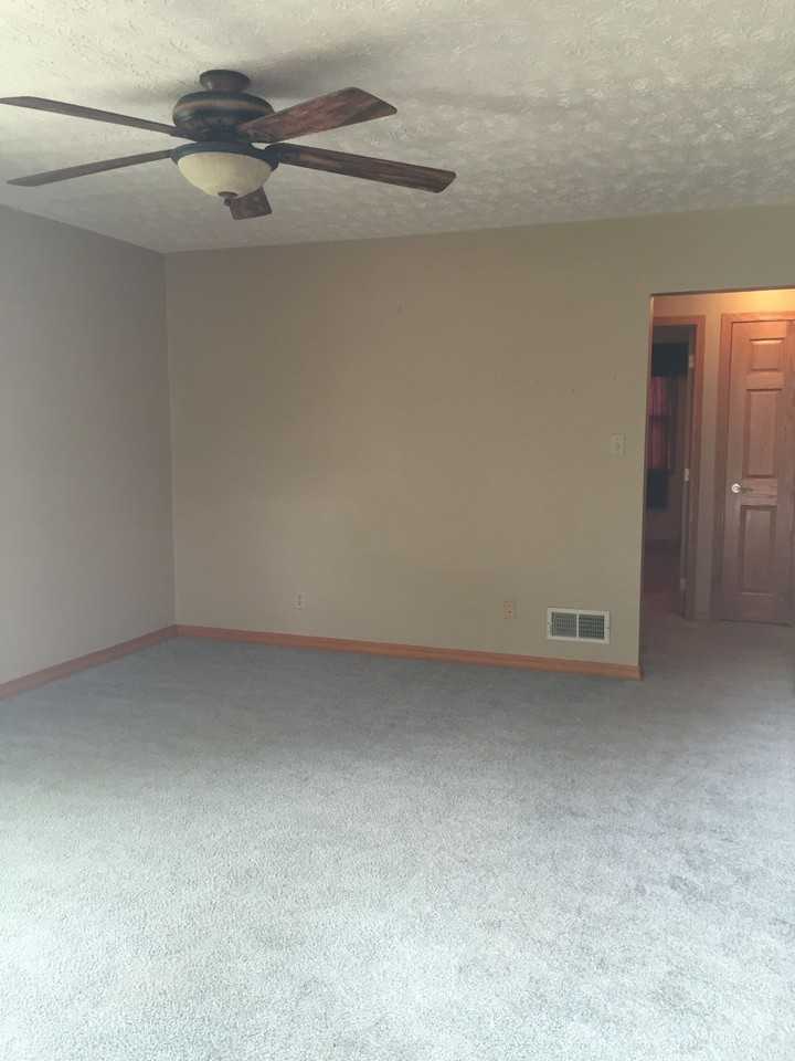 702 S Maple St - Photo 2 of 26