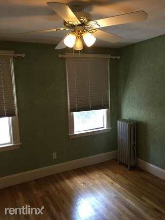 231 Curve St - Photo 3 of 9